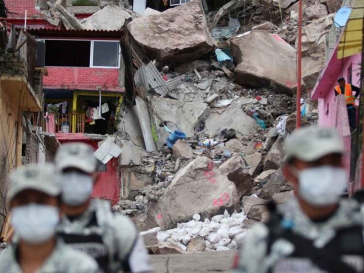 Localizan cuerpos de Paola y su hijo Dilan en Cerro del Chiquihuite