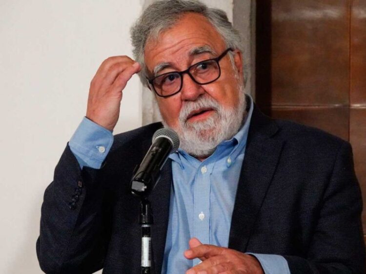 Defiende Encinas avances en caso Ayotzinapa; López Obrador pide extradición de Tomás Zerón