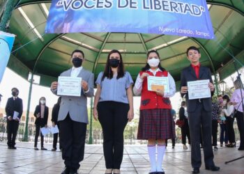 Gana jovencita concurso  municipal de oratoria en Nuevo Laredo