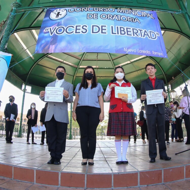 Gana jovencita concurso  municipal de oratoria en Nuevo Laredo