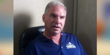 Toca a Tránsito y Mercados quitar a bodegueros de las calles de Tampico: Vélez