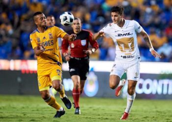 Tigres  y Pumas empatan 0-0 en Estadio Universitario