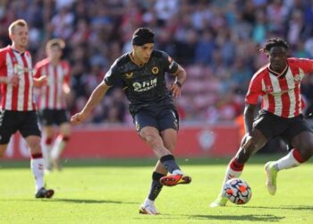 Raúl Jiménez se reencuentra con el gol en la Liga Inglesa