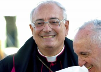 Renuncia obispo de Nueva York recién absuelto por cargos de abuso sexual