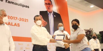 Egresados de normales aprendieron nuevos métodos para educar: SNTE