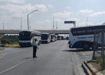 Apoya Tránsito de Nuevo Laredo caravanas  de vacunación regias