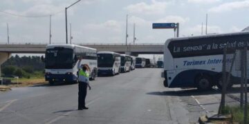 Apoya Tránsito de Nuevo Laredo caravanas  de vacunación regias