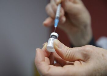 Tercera dosis de vacuna anticovid iniciaría el 20 de septiembre en EU