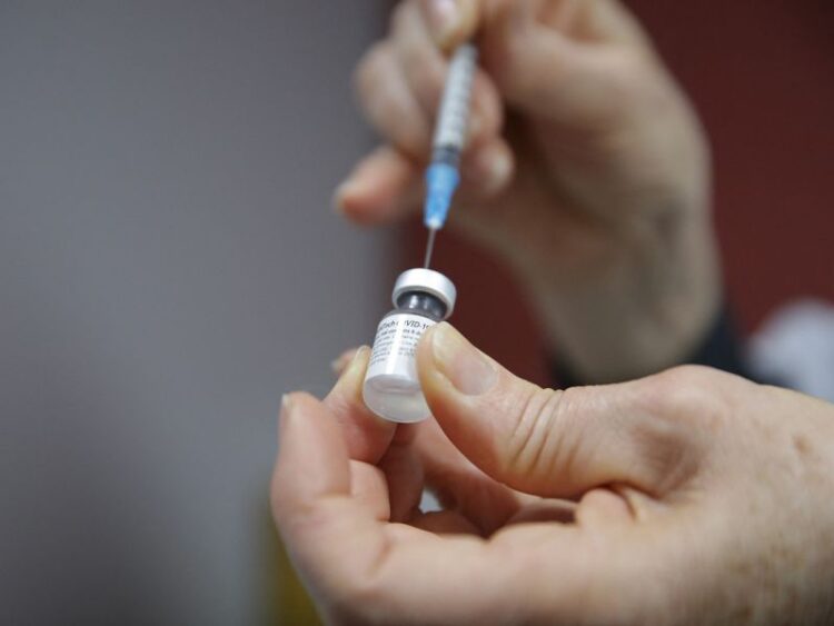 Tercera dosis de vacuna anticovid iniciaría el 20 de septiembre en EU