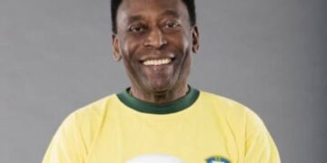 Futbolista Pelé confirma fue operado de un tumor en el colon