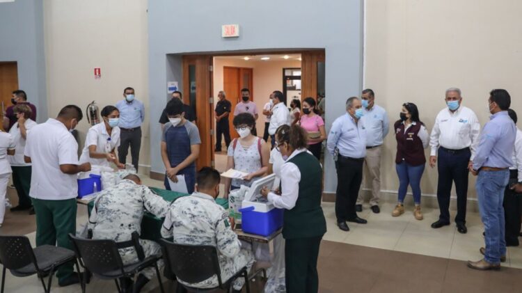 Verifica Sanmiguel atención a las  personas en jornada de vacunación