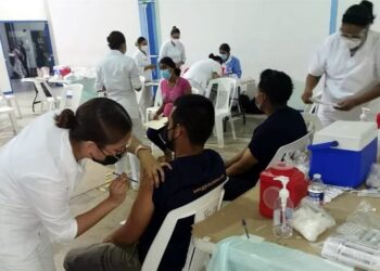 Vacunación nocturna anticovid en Reynosa y Nuevo Laredo hoy y mañana