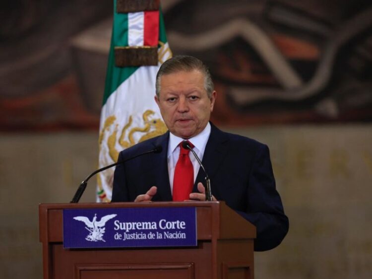 Corte dará licencias de paternidad de 3 meses; “ayudará a terminar con la discriminación”