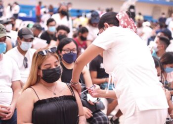 Responden jóvenes a vacunación anticovid en horario nocturno en Tamaulipas