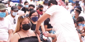 Responden jóvenes a vacunación anticovid en horario nocturno en Tamaulipas