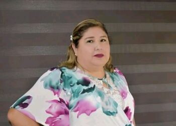 Denuncian trabajadores a Directora de la Normal de Educadoras