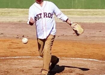 Comienza Héctor Garza a ponchar rivales