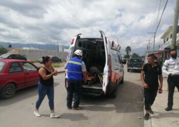 Motociclista se lesiona en choque