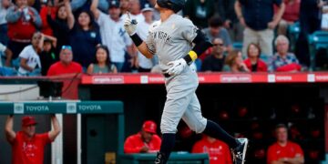 Yankees aprovechan y barren la serie ante Boston