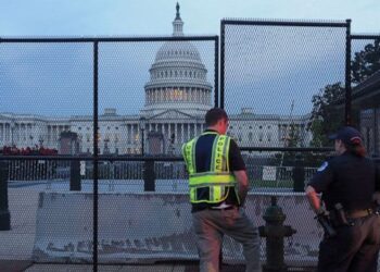 Levantan cerca de protección en el Capitolio por protestas de ultraderecha el sábado