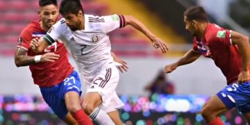 México gana en Costa Rica y es líder del Octagonal