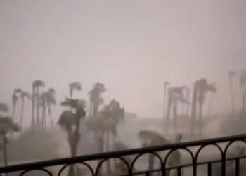 Huracán “Olaf” mantiene a Baja California Sur en alerta roja