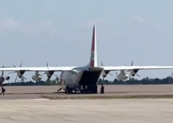 EU cierra paso en Texas y echa a 208 haitianos