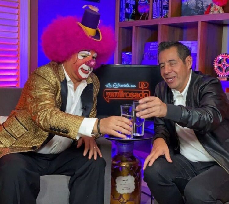 Amenazan a platanito tras polémico chiste