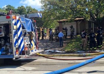Se estrella avión militar en Texas: Cinco lesionados.