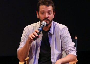 Diego Luna feliz por participar en Star Wars