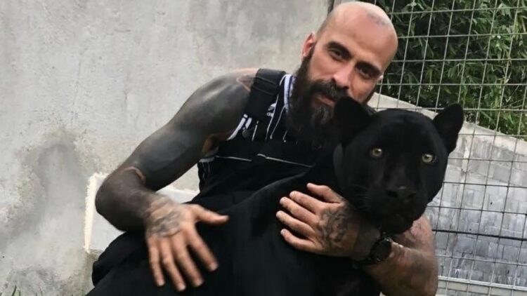 Criticas fueron las que recibió el Babo después de publicar un tik tok bañando a su pantera.