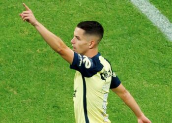 America se mantiene de lider