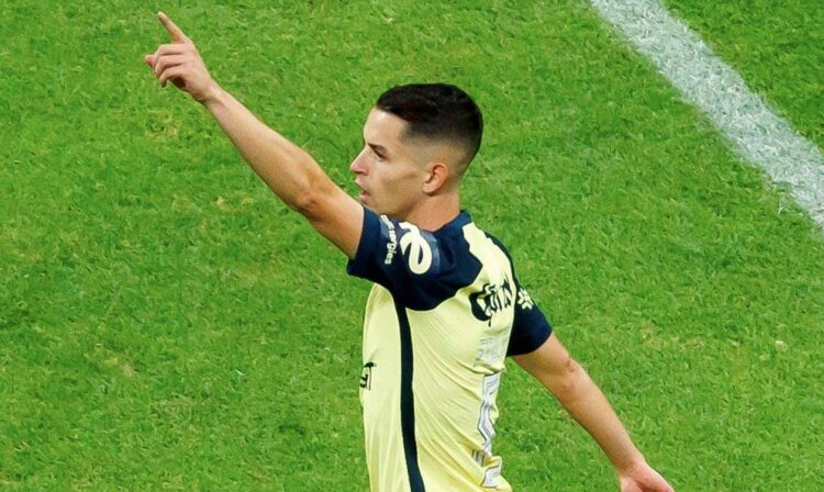 America se mantiene de lider