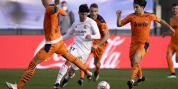 Real Madrid batalla pero se impone al Valencia
