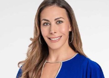 Vanessa Guzmán luce sus músculos con ajustado outfit y botas altas