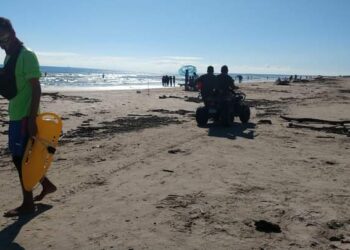 Detectan a jóvenes “amanecidos” en playa Miramar de Madero