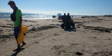 Detectan a jóvenes “amanecidos” en playa Miramar de Madero