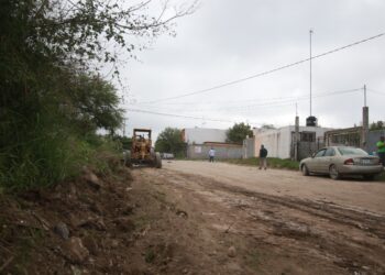 Realizan nivelación de calles de difícil acceso en colonias de Cd. Victoria