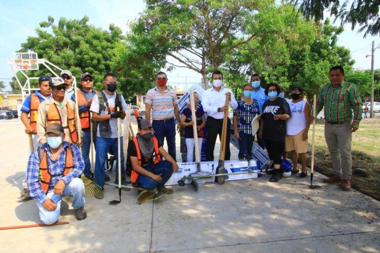 Cumple alcalde Gattás compromiso No.56 en Col. La Libertad de Victoria