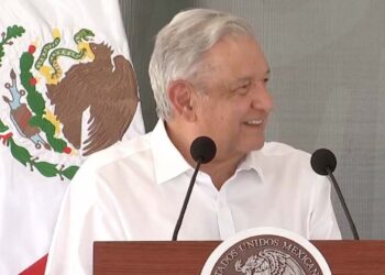Destaca López Obrador reapertura de frontera con EU