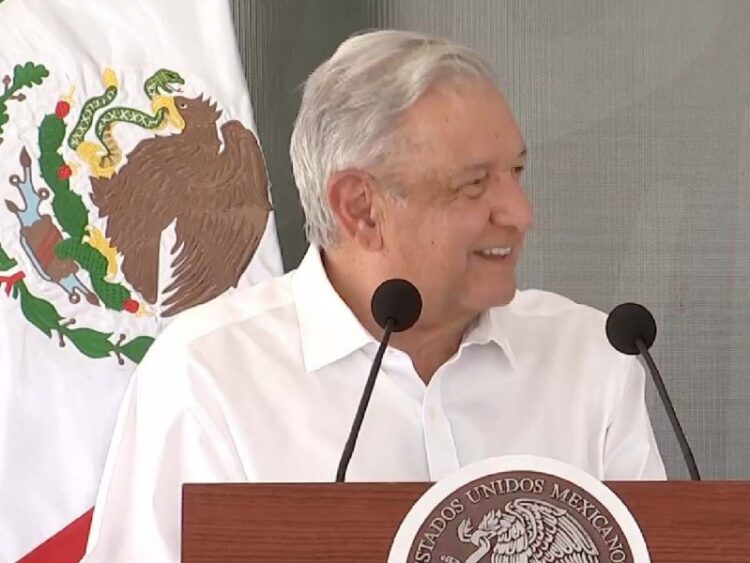 Destaca López Obrador reapertura de frontera con EU