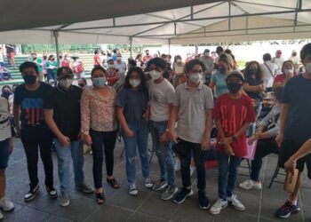 Siguen vacunando a menores que tramitaron amparo en Tamaulipas.