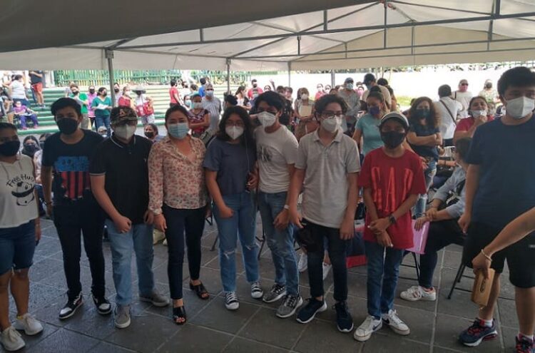 Siguen vacunando a menores que tramitaron amparo en Tamaulipas.