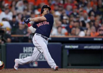 Boston iguala la serie ante Houston con dos grand slams