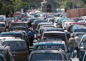 Regularizarán medio millón de ‘autos chocolate’ en Baja California