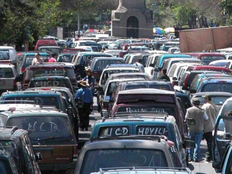 Regularizarán medio millón de ‘autos chocolate’ en Baja California