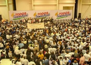 Llenan Polyfórum en apoyo al “Truco” como “gallo” del PAN