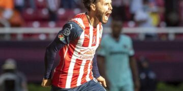 Chivas de Guadalajara derrotan 2-0 a Diablos del Toluca