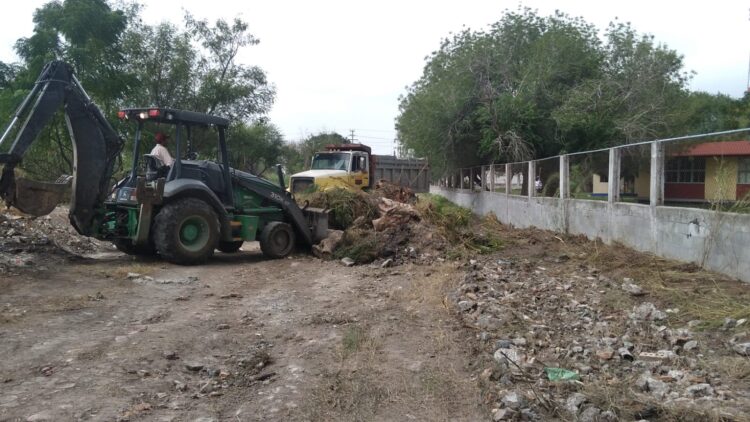 Eliminan basureros clandestinos cercanos a  planteles educativos en Matamoros