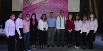 Lucía y Lalo Gattás apoyan acciones de Esperanza de Vida en Victoria